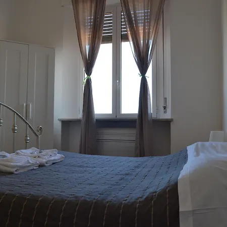 夜与日旅馆 招待所