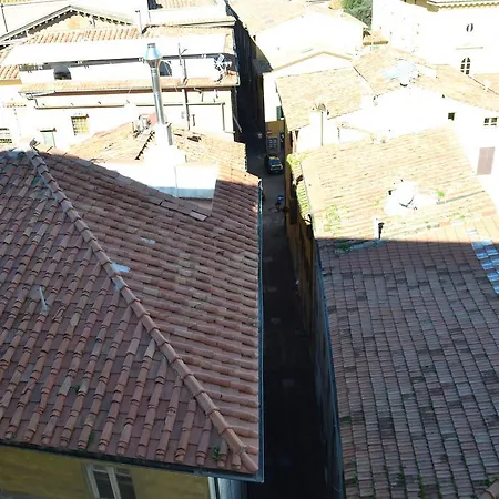 招待所 夜与日旅馆