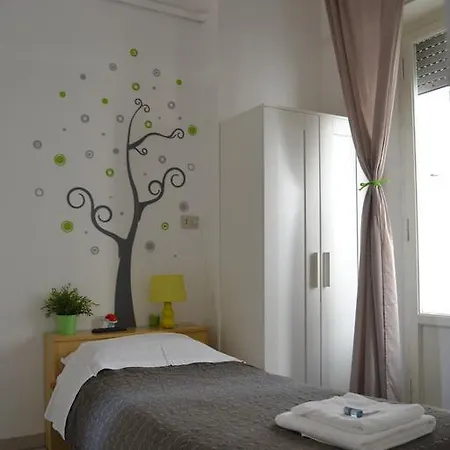 夜与日旅馆 招待所 3*